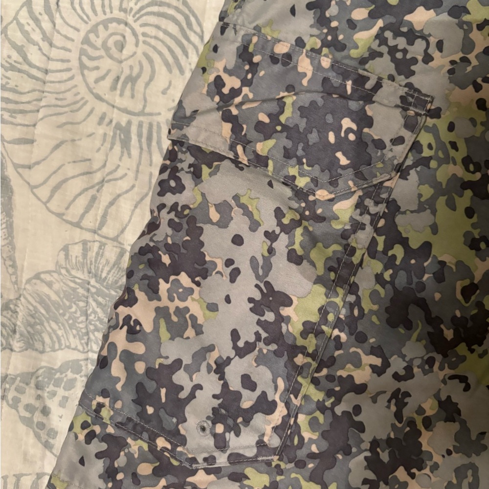 Simms Solarflex Shorts Size Medium - image 4